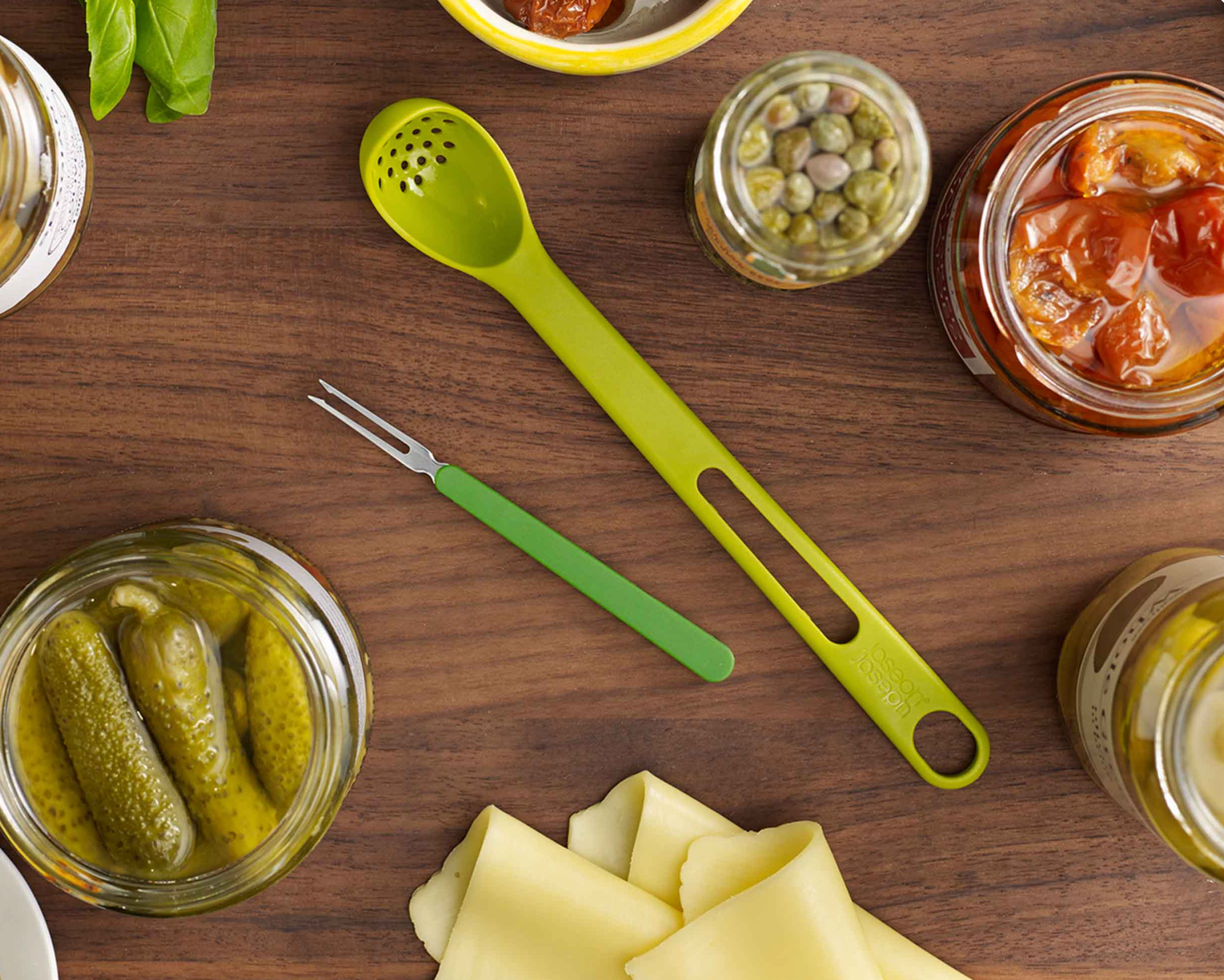 Joseph Joseph | Scoop&Pick™ 2-piece Green Antipasti Set