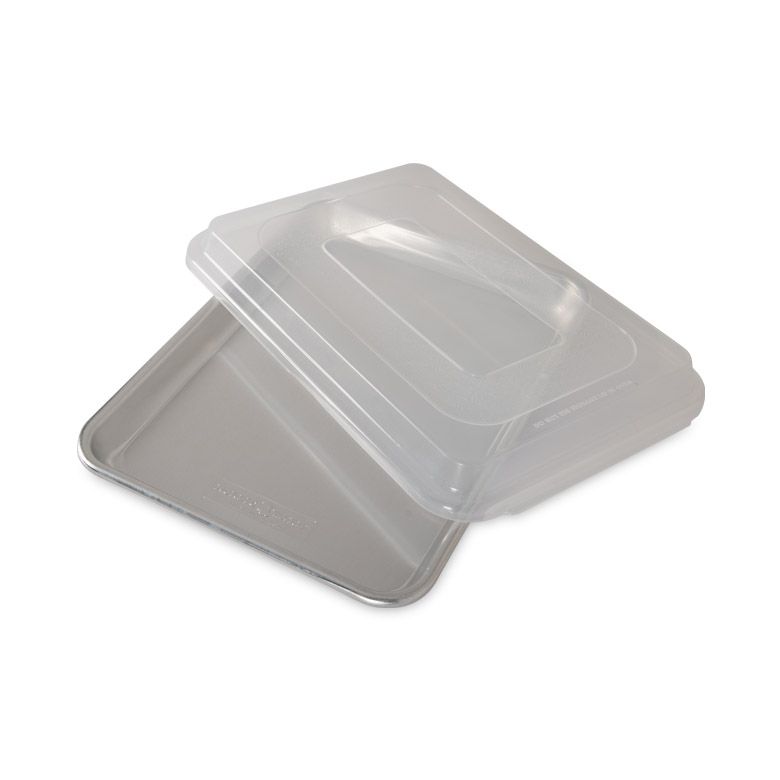Nordic Ware | Naturals Baker's Quarter Sheet with Lid