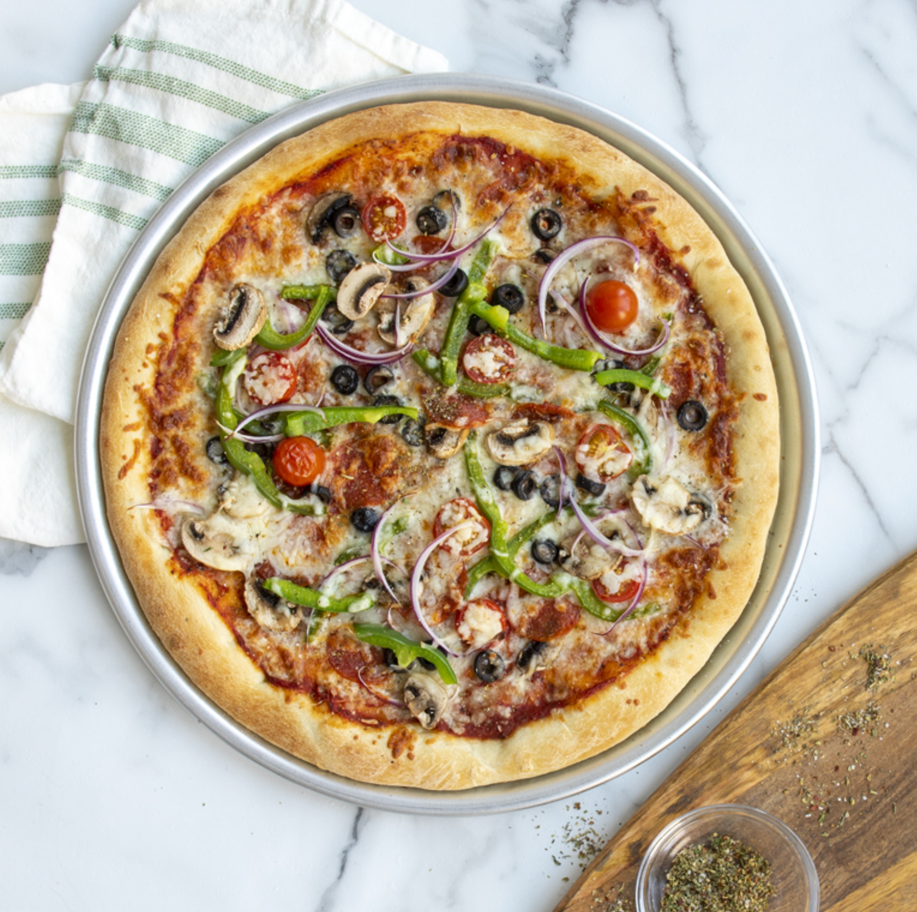 Nordic Ware | Naturals Traditional Pizza Pan